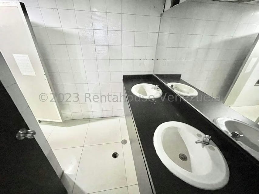 Comercial (Local Comercial) en Venta en Del Este, Lara - 32