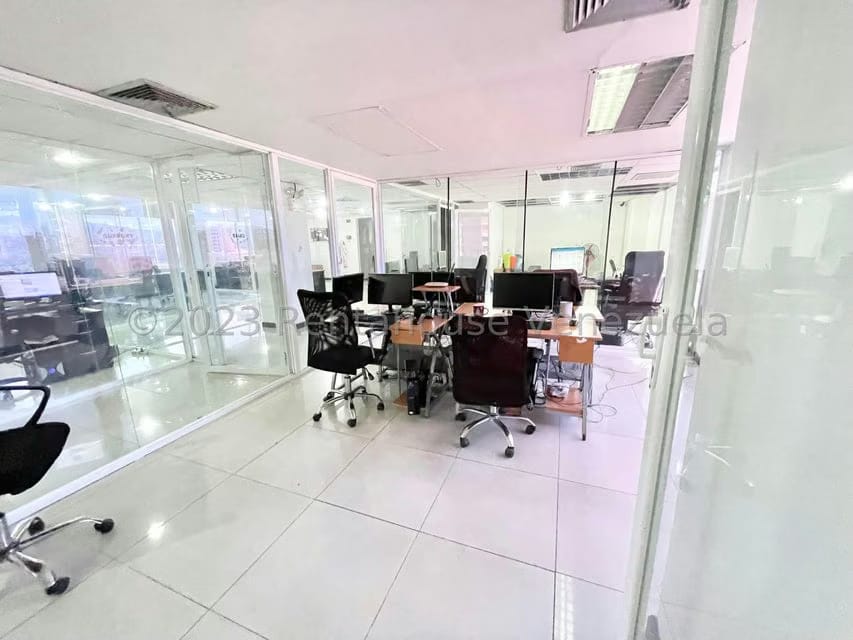 Comercial (Local Comercial) en Venta en Del Este, Lara - 34