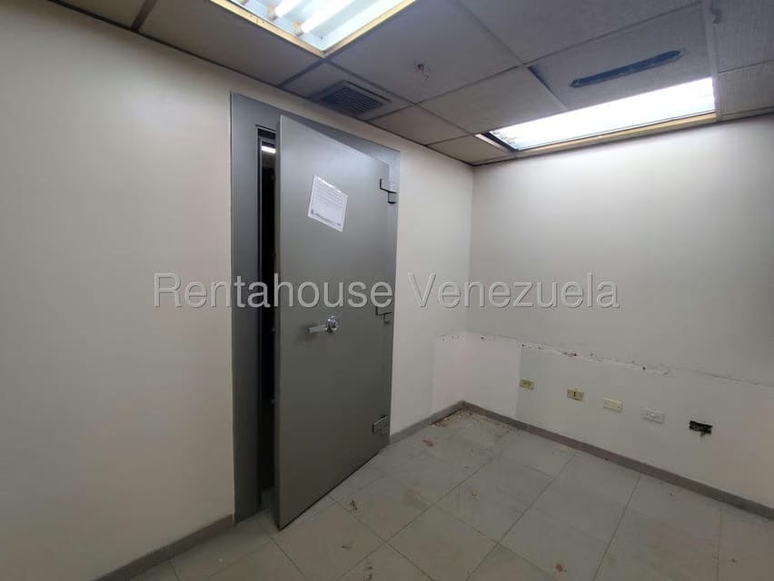 Comercial (Local Comercial) en Venta en Centro, Zulia - 37