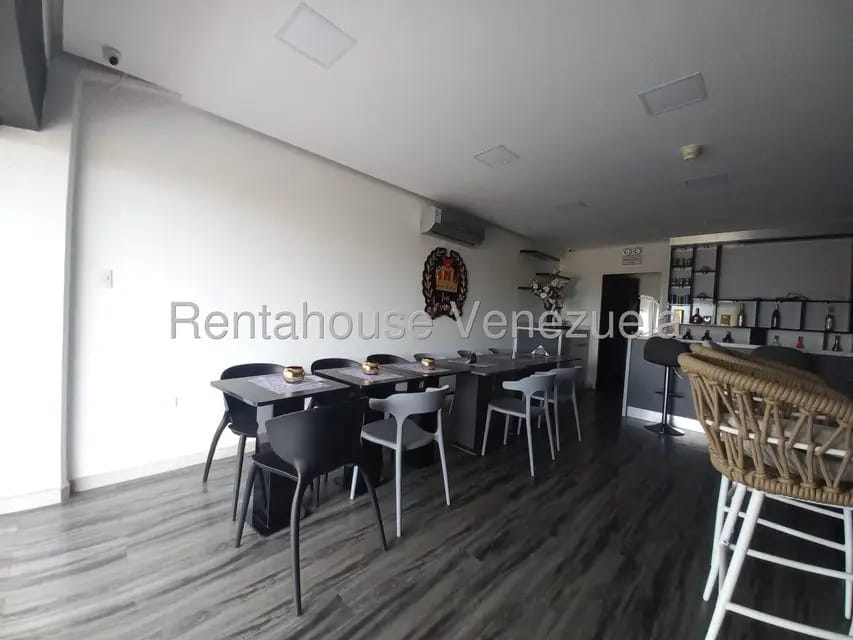 Comercial (Local Comercial) en Alquiler en Llano Alto, Miranda - 3