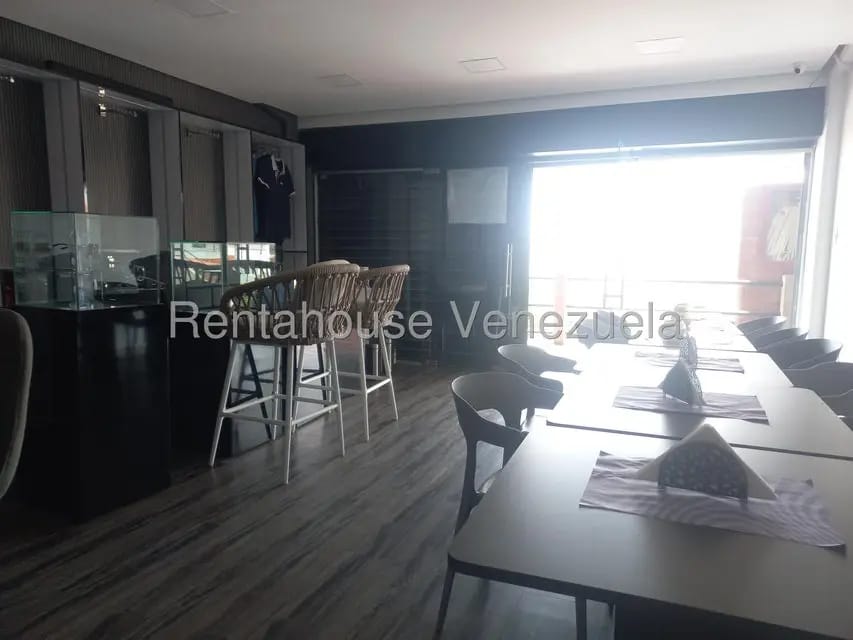 Comercial (Local Comercial) en Alquiler en Llano Alto, Miranda - 4