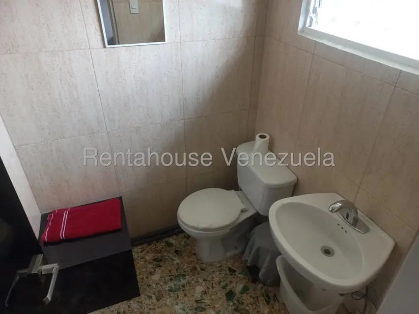 Comercial (Local Comercial) en Alquiler en Llano Alto, Miranda - 9