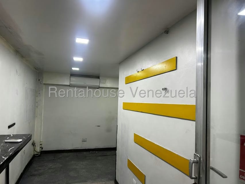 Comercial (Local Comercial) en Alquiler en Los Palos Grandes, Distrito Metropolitano - 5
