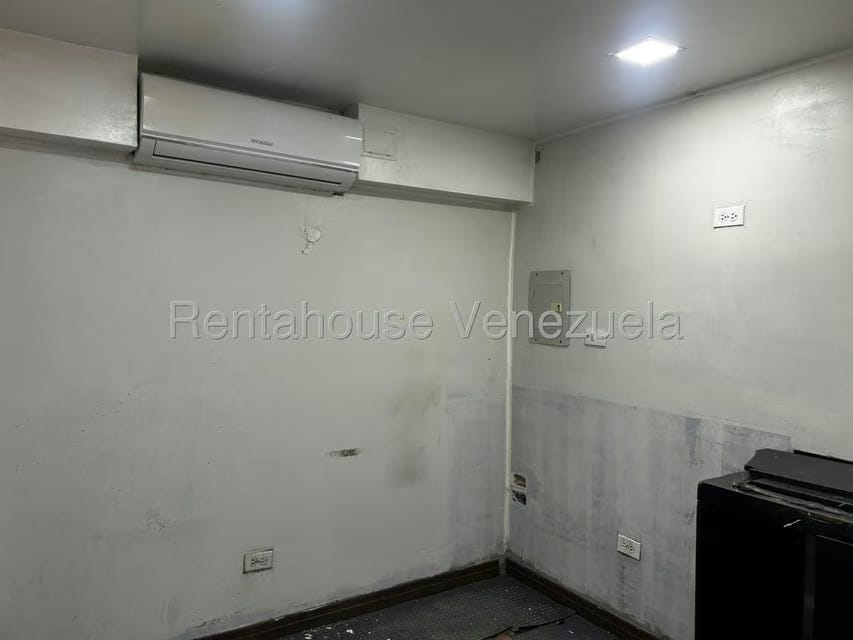 Comercial (Local Comercial) en Alquiler en Los Palos Grandes, Distrito Metropolitano - 7