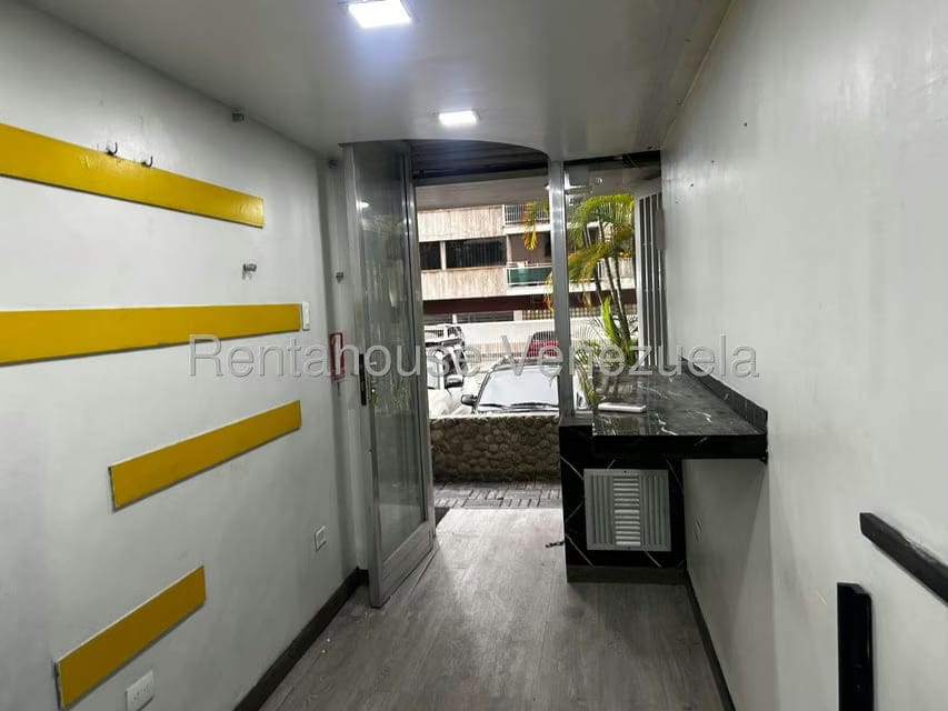 Comercial (Local Comercial) en Alquiler en Los Palos Grandes, Distrito Metropolitano - 9