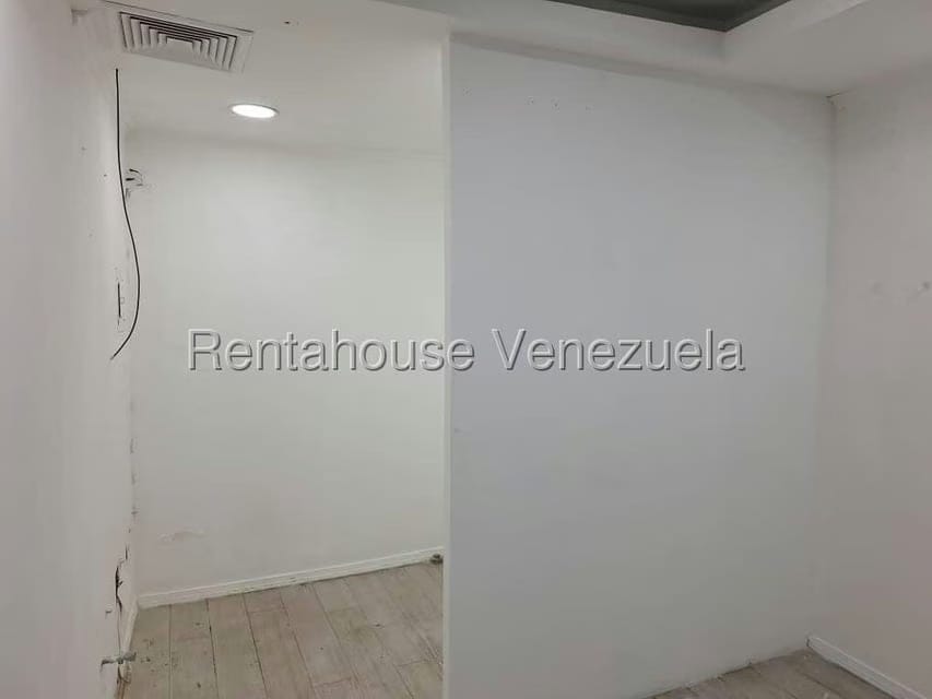Comercial (Local Comercial) en Alquiler en La Castellana, Distrito Metropolitano - 12