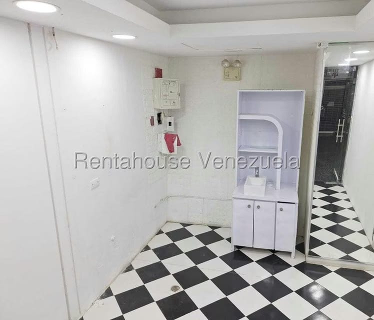 Comercial (Local Comercial) en Alquiler en La Castellana, Distrito Metropolitano - 13