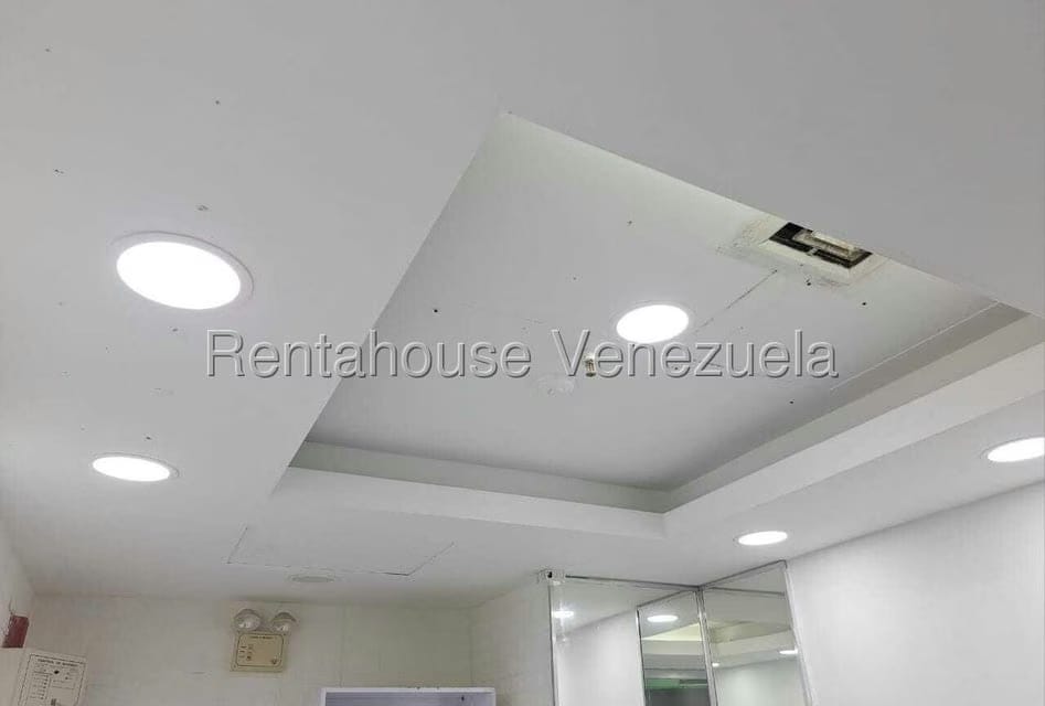 Comercial (Local Comercial) en Alquiler en La Castellana, Distrito Metropolitano - 16