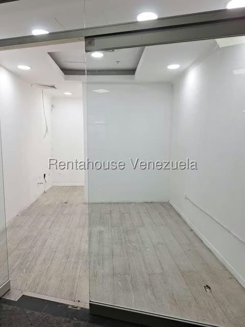 Comercial (Local Comercial) en Alquiler en La Castellana, Distrito Metropolitano - 6