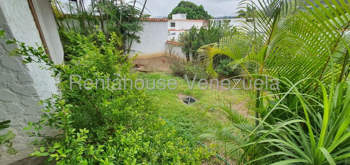 Casa (1 Nivel) en Venta en Prados del Este, Distrito Metropolitano - 104