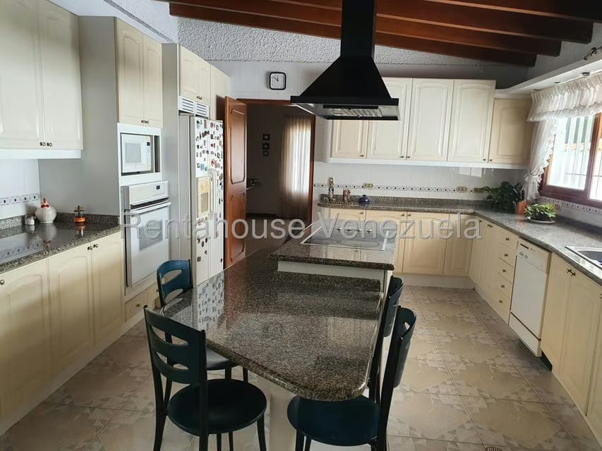 Casa (1 Nivel) en Venta en Prados del Este, Distrito Metropolitano - 16