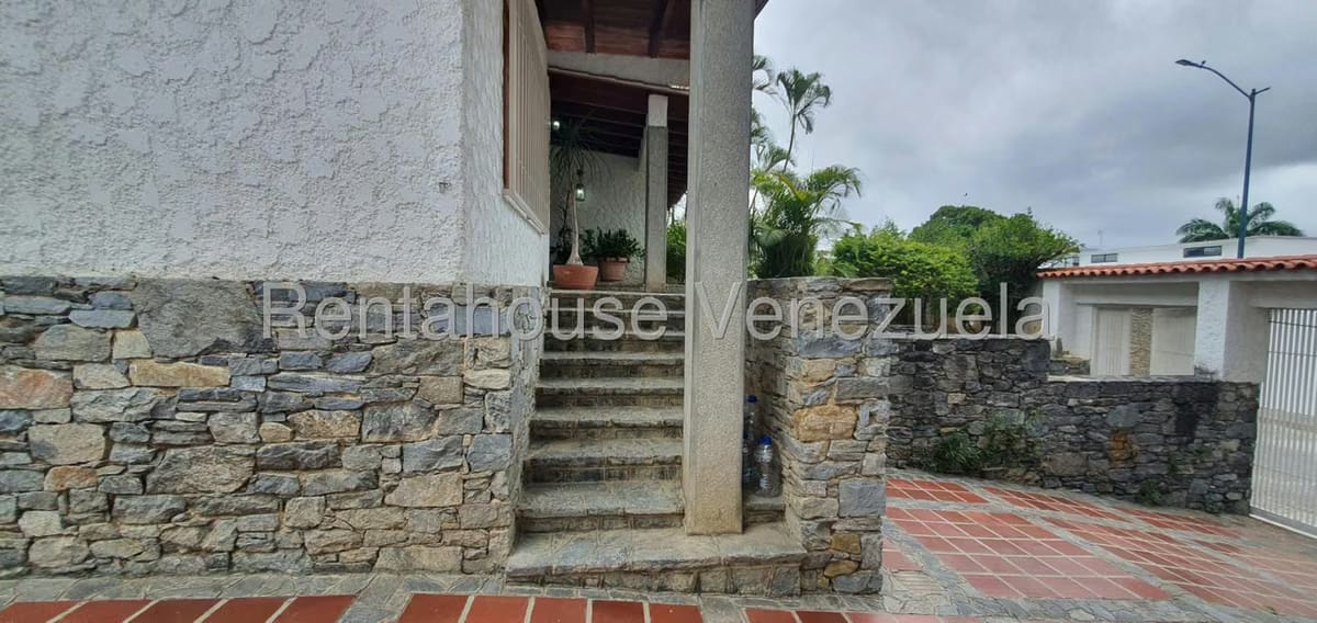Casa (1 Nivel) en Venta en Prados del Este, Distrito Metropolitano - 3