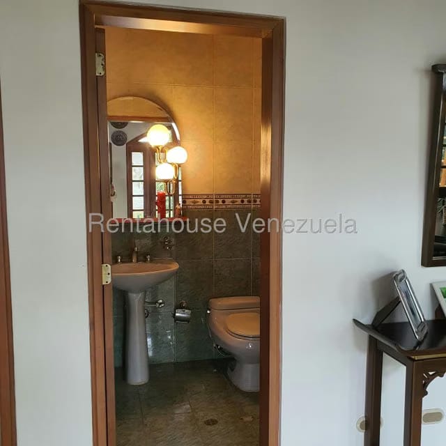 Casa (1 Nivel) en Venta en Prados del Este, Distrito Metropolitano - 22