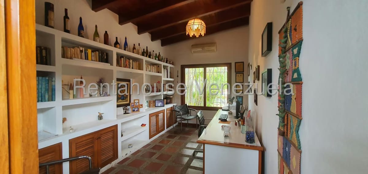 Casa (1 Nivel) en Venta en Prados del Este, Distrito Metropolitano - 28