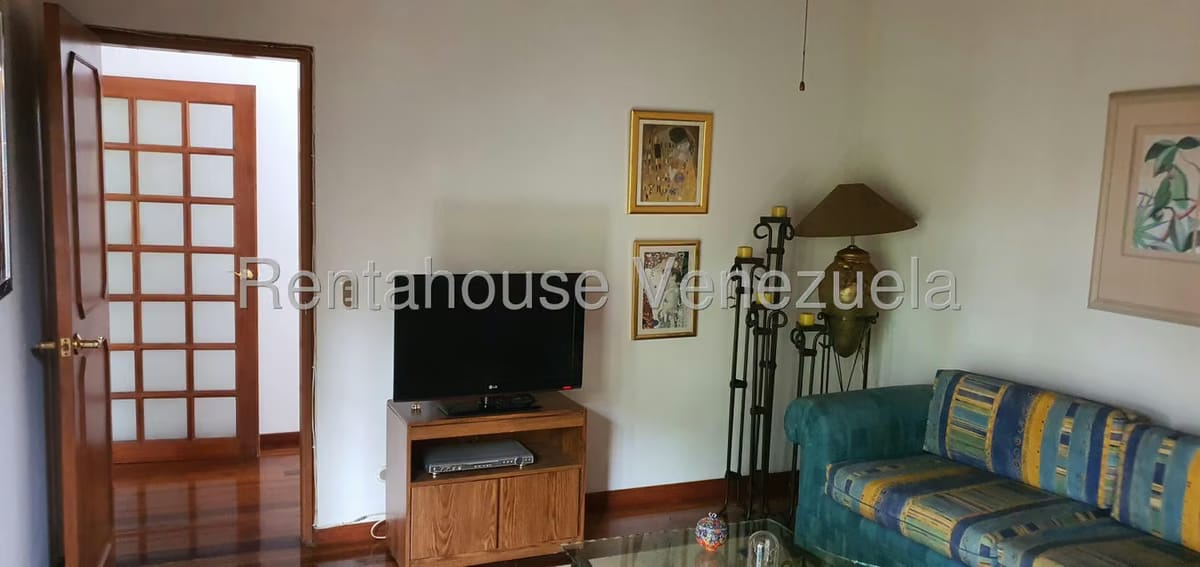 Casa (1 Nivel) en Venta en Prados del Este, Distrito Metropolitano - 32