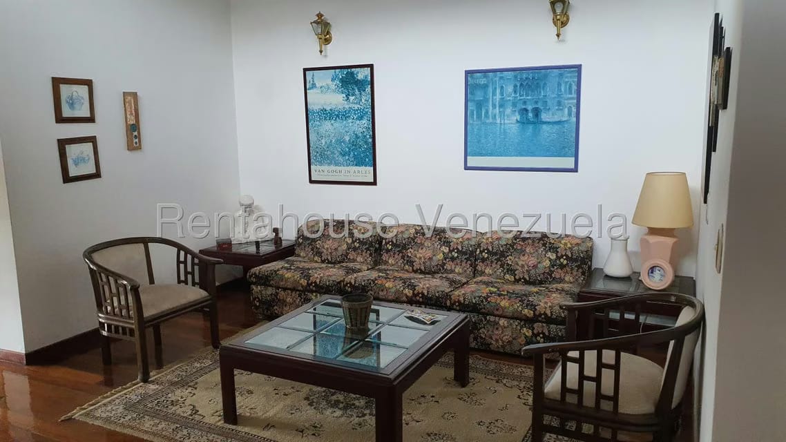 Casa (1 Nivel) en Venta en Prados del Este, Distrito Metropolitano - 34