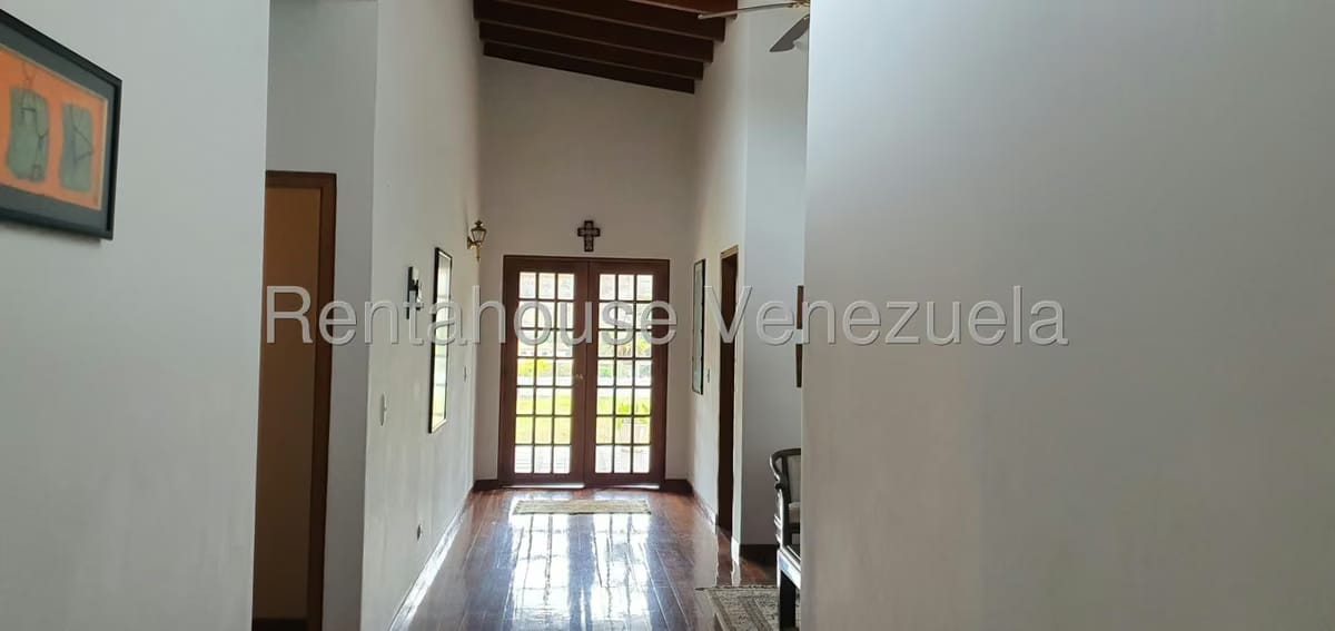 Casa (1 Nivel) en Venta en Prados del Este, Distrito Metropolitano - 38