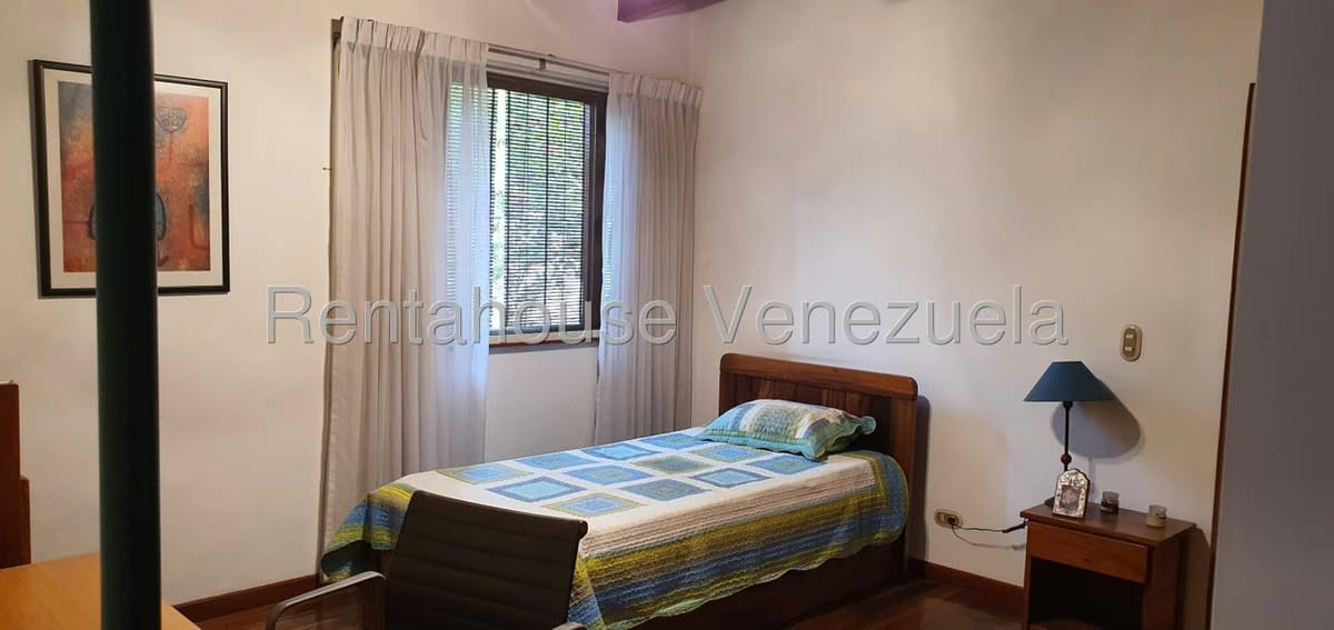Casa (1 Nivel) en Venta en Prados del Este, Distrito Metropolitano - 41