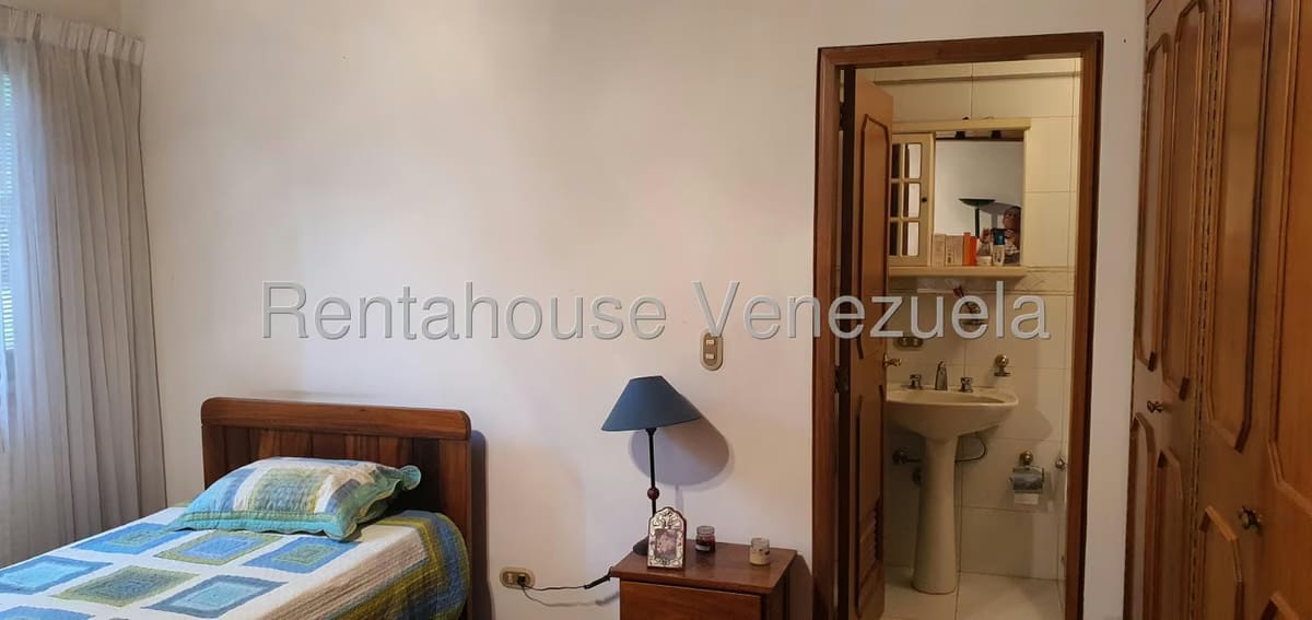 Casa (1 Nivel) en Venta en Prados del Este, Distrito Metropolitano - 43