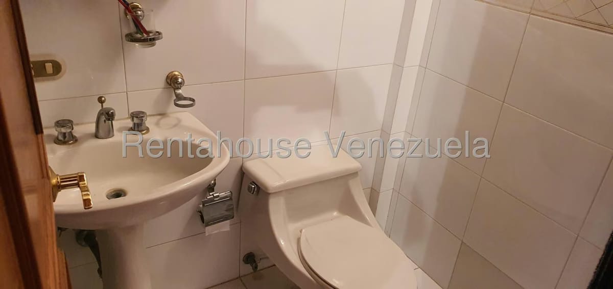 Casa (1 Nivel) en Venta en Prados del Este, Distrito Metropolitano - 44