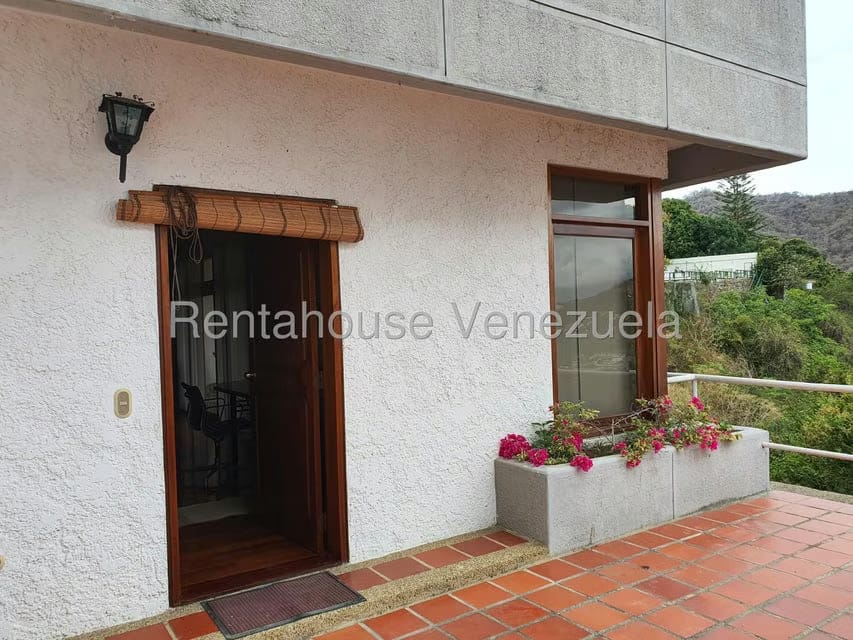 Casa (1 Nivel) en Venta en Prados del Este, Distrito Metropolitano - 54