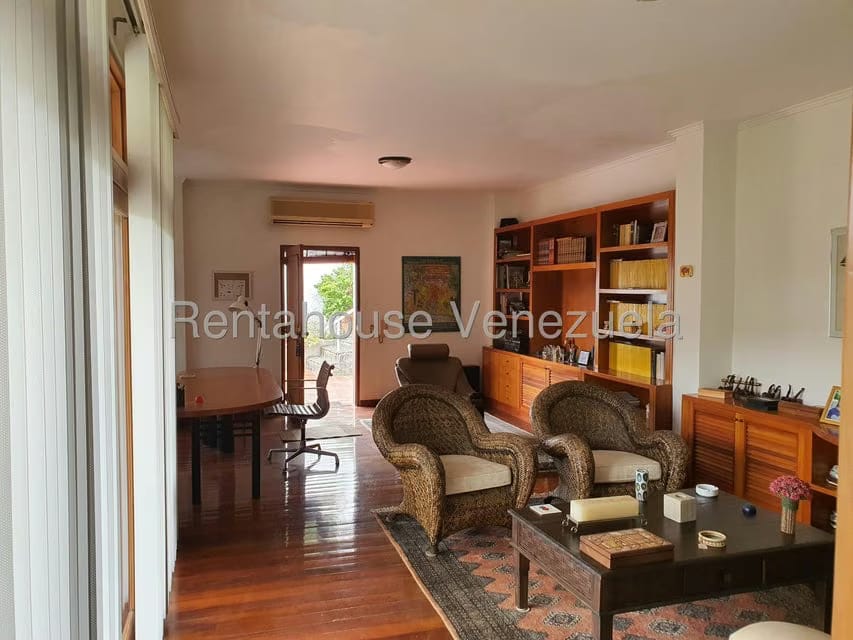 Casa (1 Nivel) en Venta en Prados del Este, Distrito Metropolitano - 57