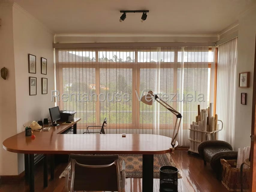 Casa (1 Nivel) en Venta en Prados del Este, Distrito Metropolitano - 65