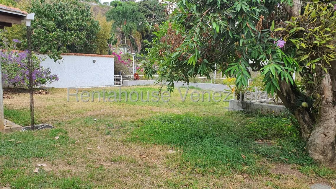 Casa (1 Nivel) en Venta en Prados del Este, Distrito Metropolitano - 75