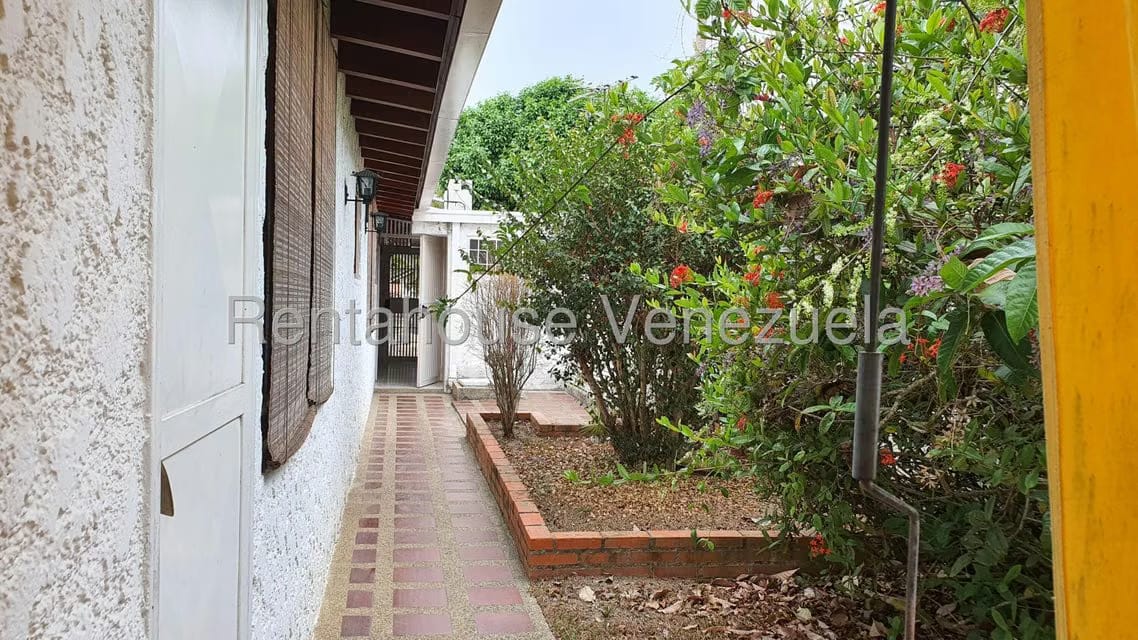 Casa (1 Nivel) en Venta en Prados del Este, Distrito Metropolitano - 78