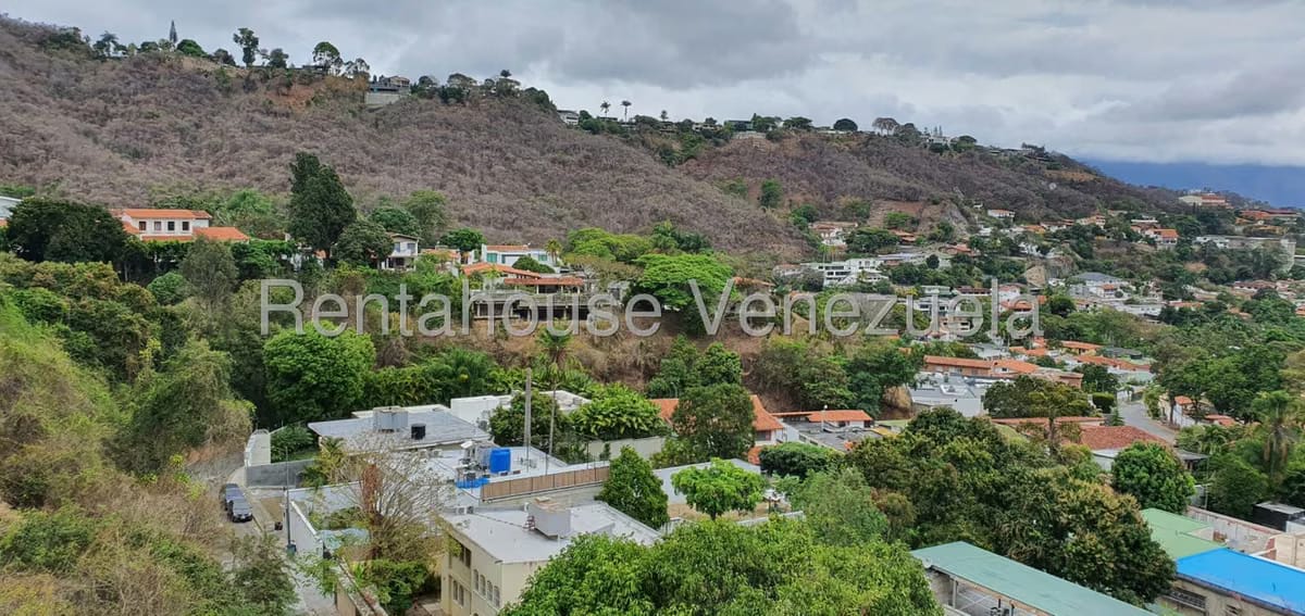 Casa (1 Nivel) en Venta en Prados del Este, Distrito Metropolitano - 81