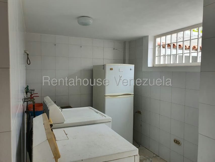 Casa (1 Nivel) en Venta en Prados del Este, Distrito Metropolitano - 96