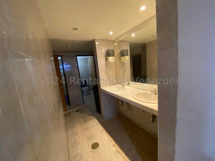 Comercial (Local Comercial) en Venta en Colinas de La California, Distrito Metropolitano - 14