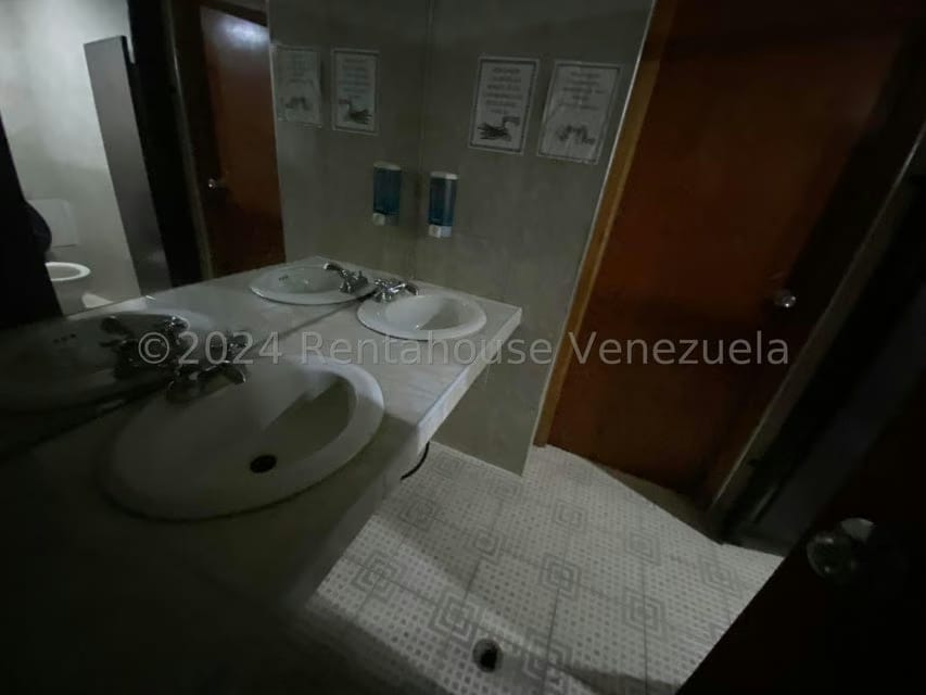 Comercial (Local Comercial) en Venta en Colinas de La California, Distrito Metropolitano - 17
