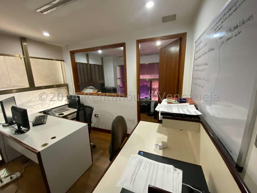 Comercial (Local Comercial) en Venta en Colinas de La California, Distrito Metropolitano - 26