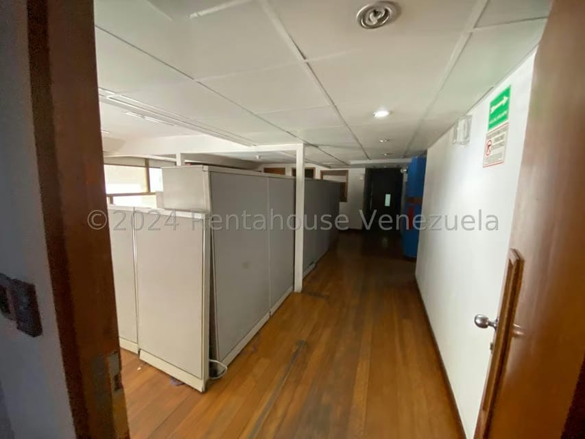 Comercial (Local Comercial) en Venta en Colinas de La California, Distrito Metropolitano - 28