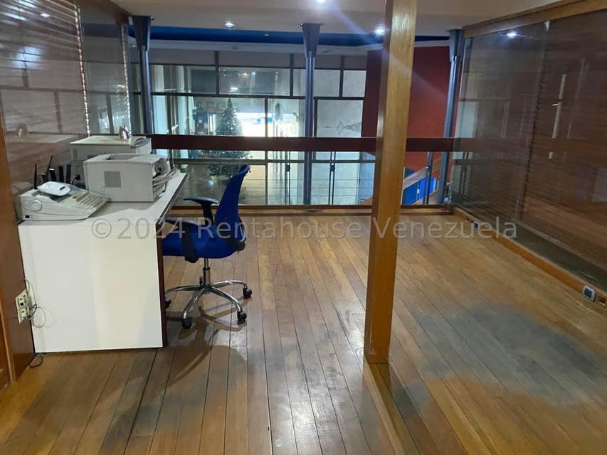Comercial (Local Comercial) en Venta en Colinas de La California, Distrito Metropolitano - 32