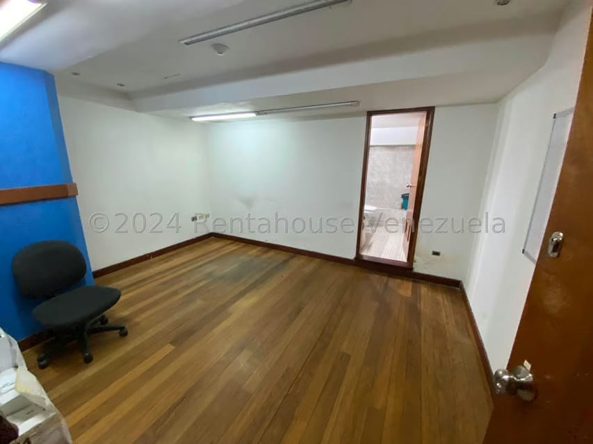 Comercial (Local Comercial) en Venta en Colinas de La California, Distrito Metropolitano - 36