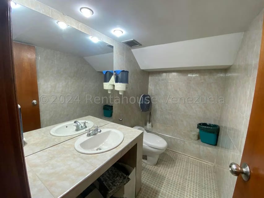 Comercial (Local Comercial) en Venta en Colinas de La California, Distrito Metropolitano - 37
