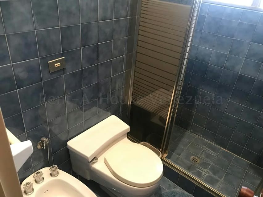 Casa (Multipes Niveles) en Venta en Colinas de Santa Monica, Distrito Metropolitano - 14