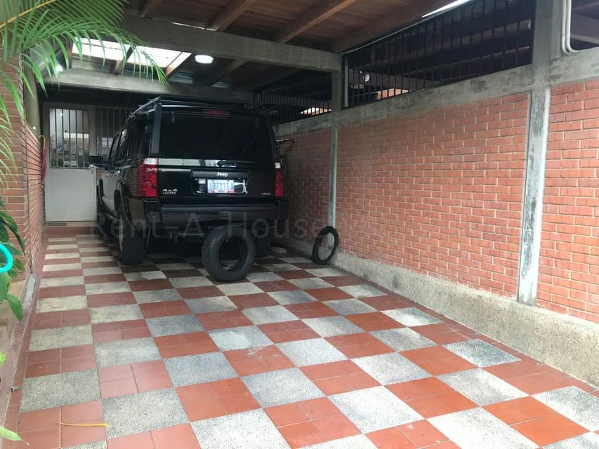 Casa (Multipes Niveles) en Venta en Colinas de Santa Monica, Distrito Metropolitano - 25