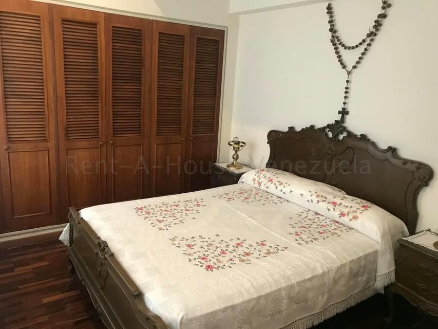 Casa (Multipes Niveles) en Venta en Colinas de Santa Monica, Distrito Metropolitano - 7