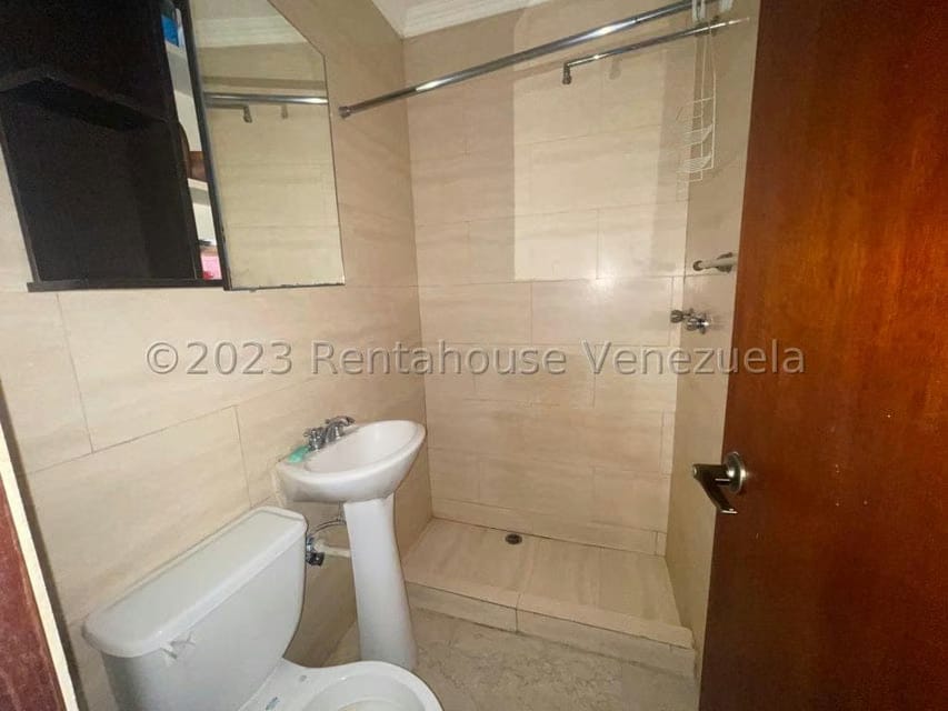 Casa (Duplex) en Venta en Los Chorros, Distrito Metropolitano - 34