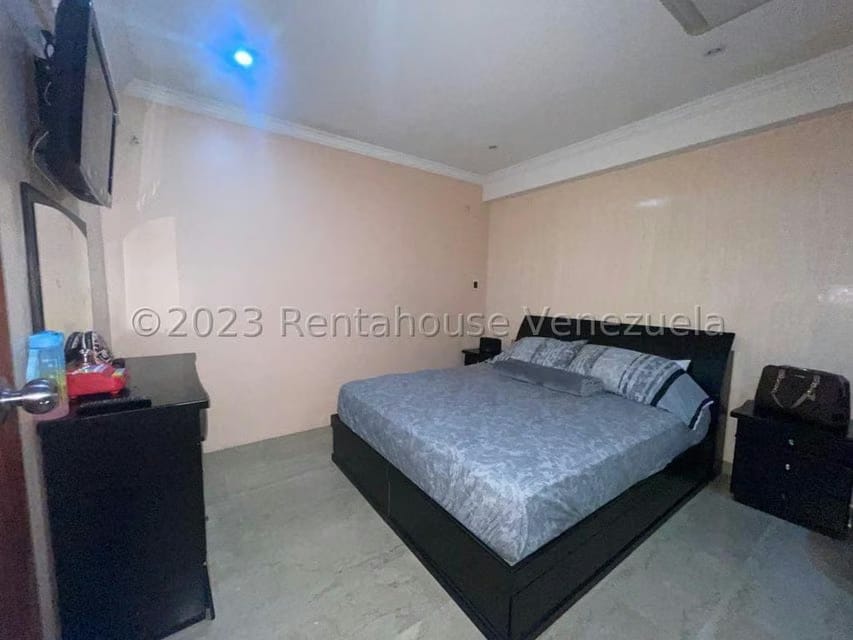 Casa (Duplex) en Venta en Los Chorros, Distrito Metropolitano - 35