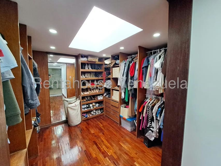 Apartamento (Duplex) en Venta en Guaicay, Distrito Metropolitano - 23