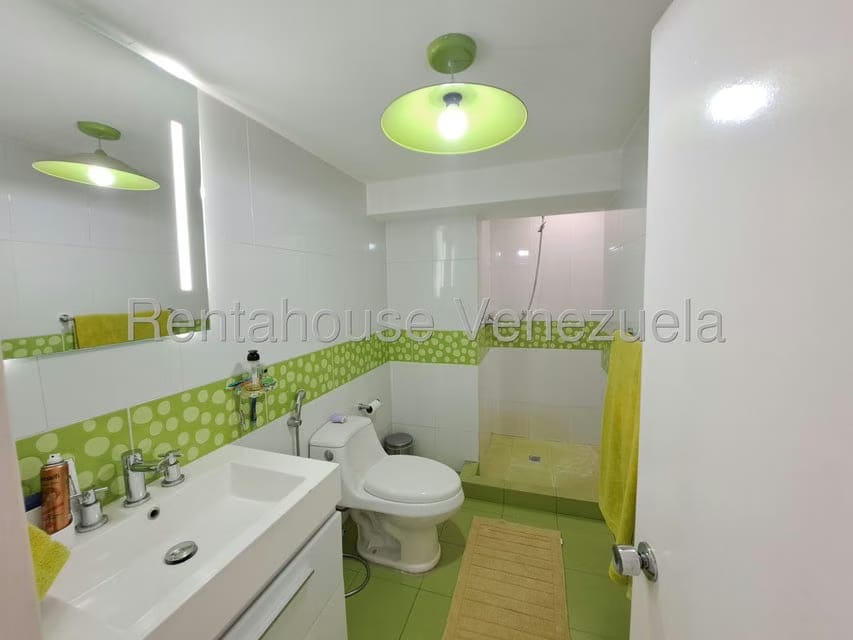 Apartamento (Duplex) en Venta en Guaicay, Distrito Metropolitano - 35