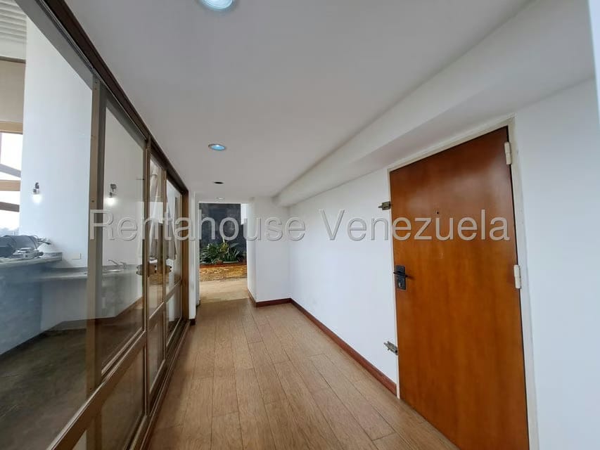 Apartamento (Duplex) en Venta en Guaicay, Distrito Metropolitano - 42