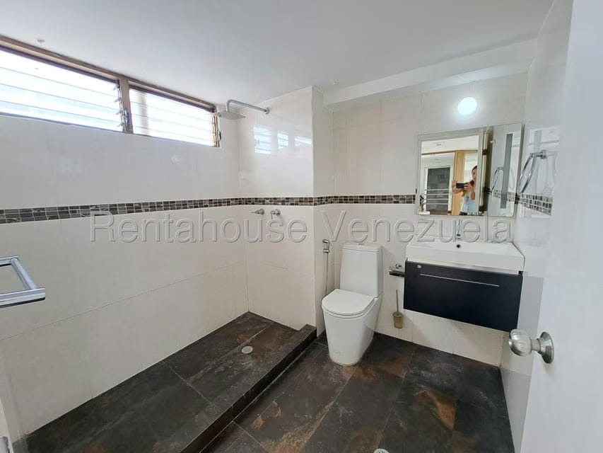 Apartamento (Duplex) en Venta en Guaicay, Distrito Metropolitano - 43