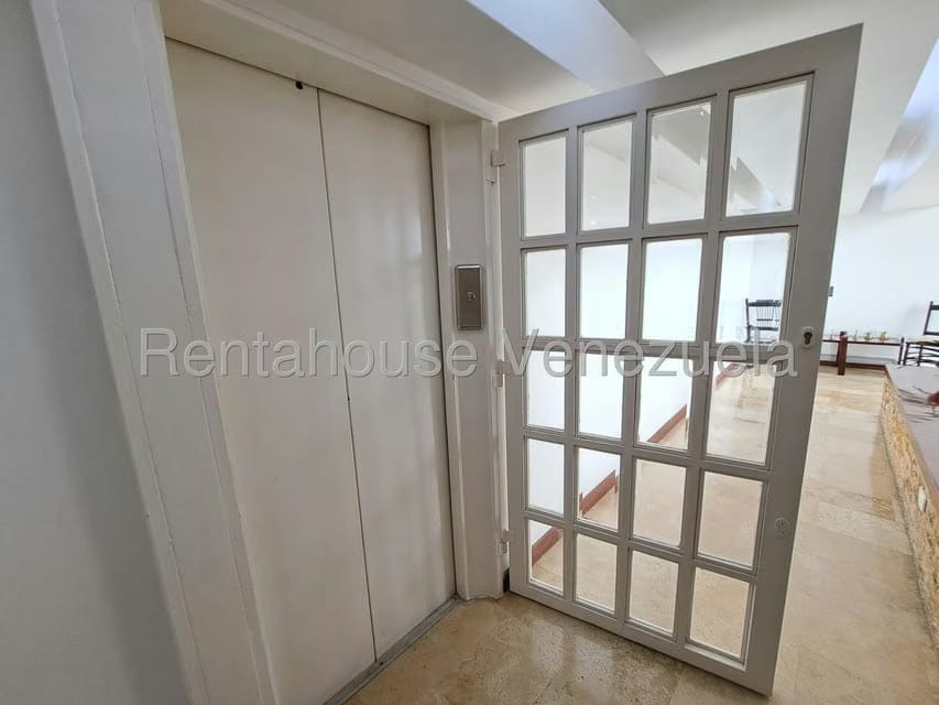 Apartamento (Duplex) en Venta en Guaicay, Distrito Metropolitano - 10