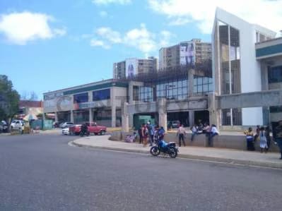 Oficina ubicada en el CC Puente Cristal en el centro de la ciudad