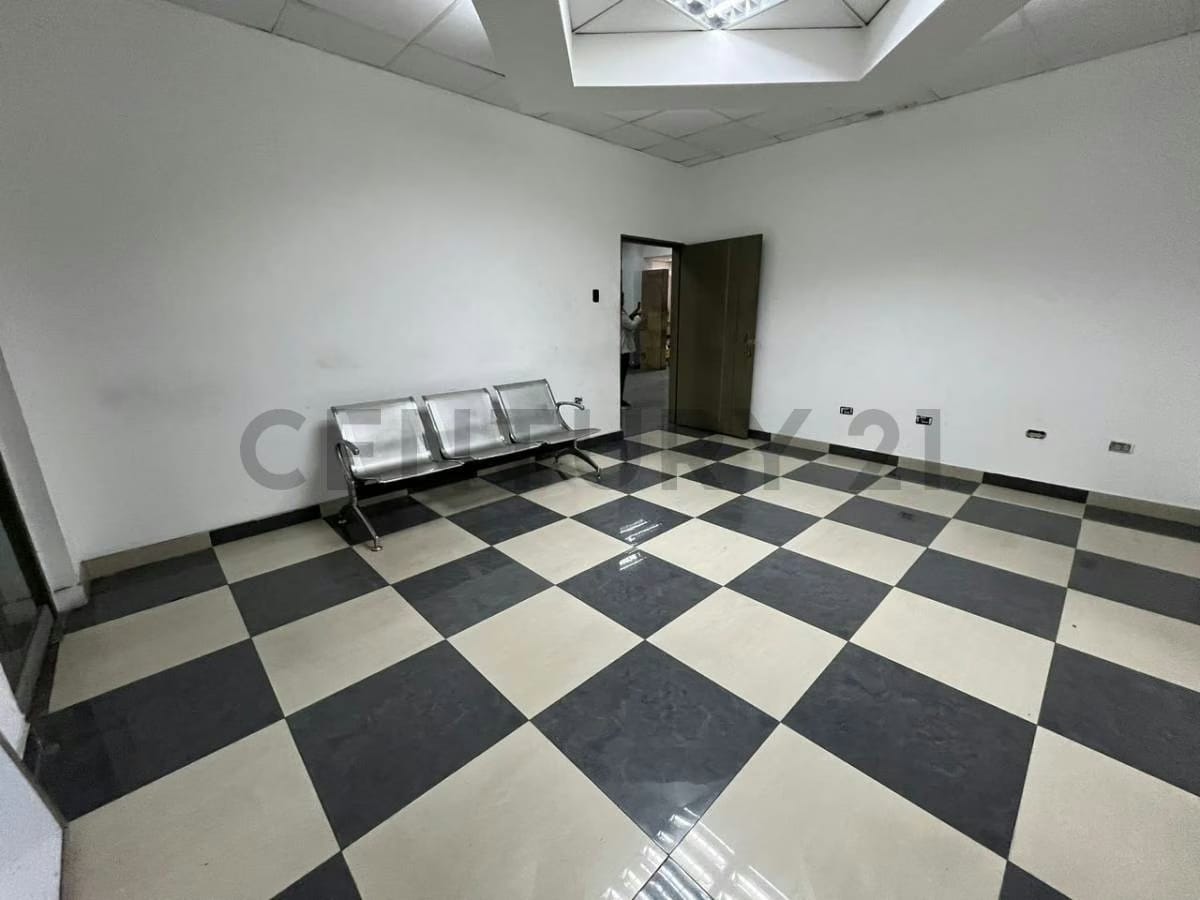 Edificio Corporativo 1.040m² | Los Dos Caminos | Montacargas y Logística 360